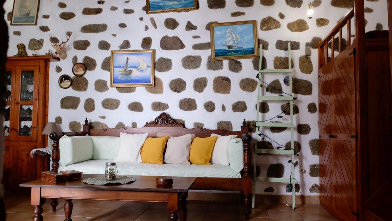 Vintage White House Patmos Apartment ภายนอก รูปภาพ
